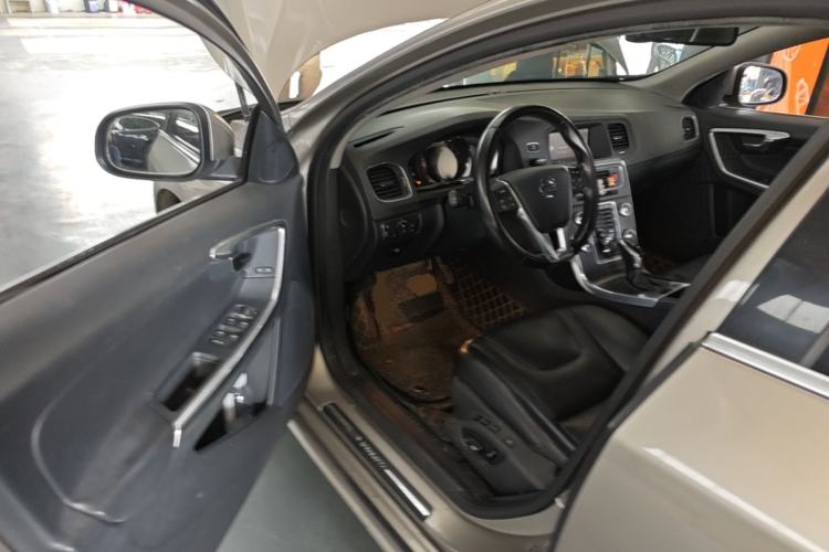 Used Volvo V60 2015 T5 Zhiyi Edition Driver Seat