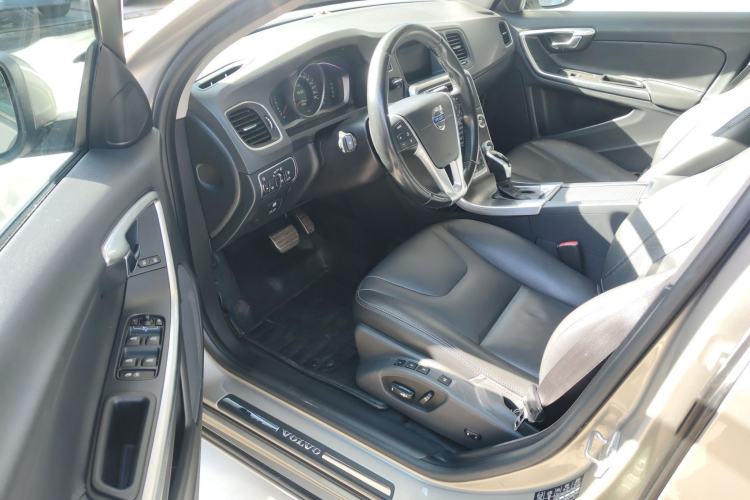 Used Volvo V60 2015 T5 Zhiyi Edition Driver Seat
