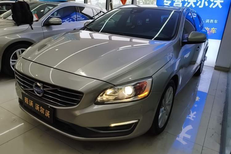 Used Volvo V60 2015 T5 Zhiyi Edition Guazi used car, China used car export, Used car for sale, Used  cars, Cheapest cars for sale