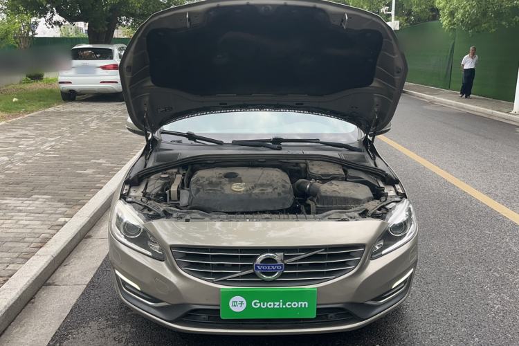 Used Volvo V60 2015 T5 Zhiya Edition Engine Bay