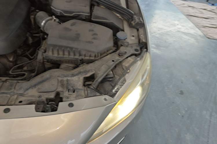 Used Volvo V60 2015 T5 Zhiyi Edition Engine Bay Left