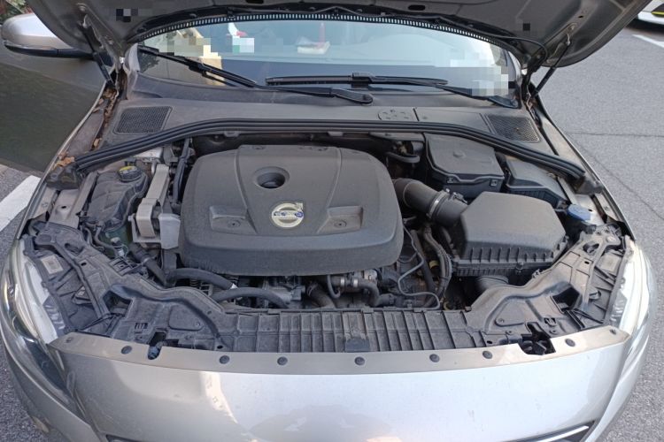 Used Volvo V60 2015 T5 Zhiyi Edition Engine Bay