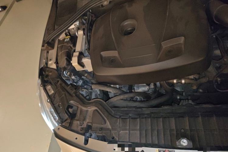 Used Volvo V60 2015 T5 Zhiyi Edition Engine Bay Right