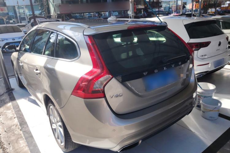 Used Volvo V60 2015 T5 Zhiyi Edition Exterior 2