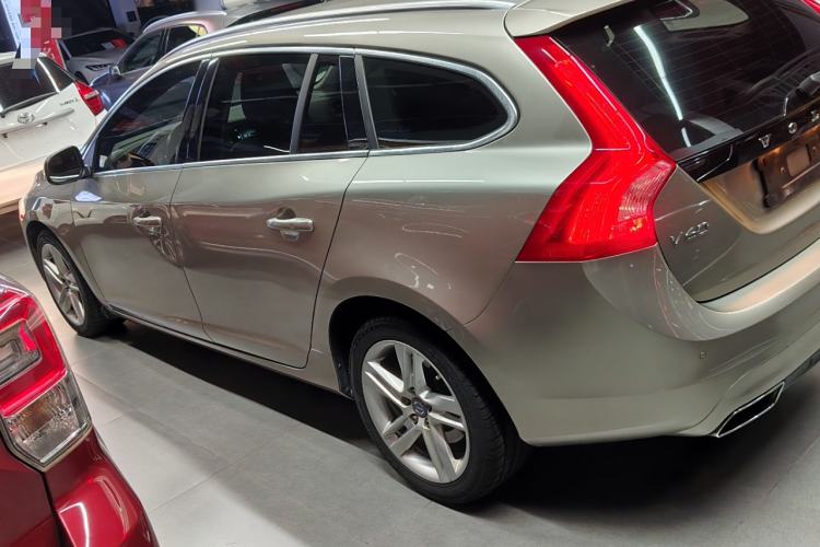 Used Volvo V60 2015 T5 Zhiya Edition Exterior 2