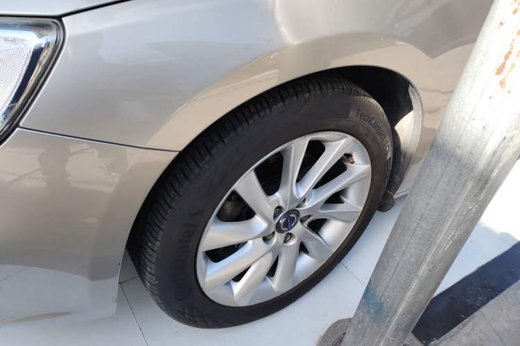 Used Volvo V60 2015 T5 Zhiyi Edition Exterior 4
