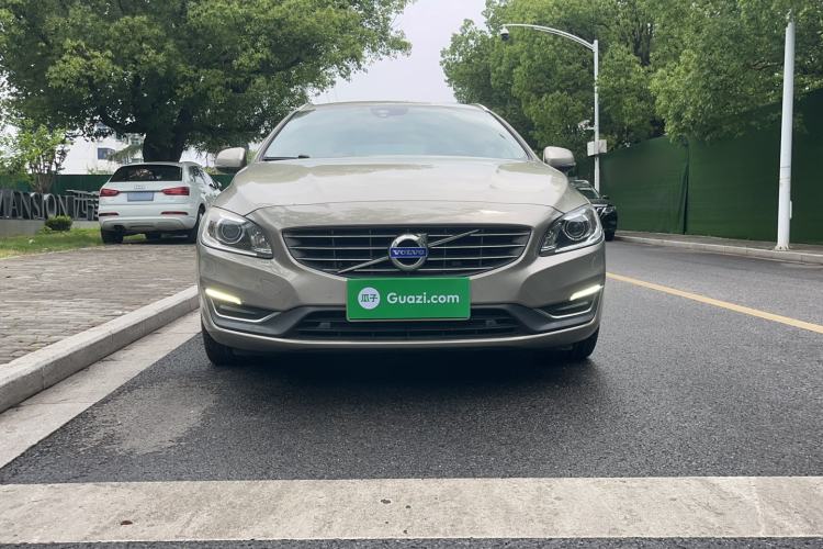 Used Volvo V60 2015 T5 Zhiya Edition Front