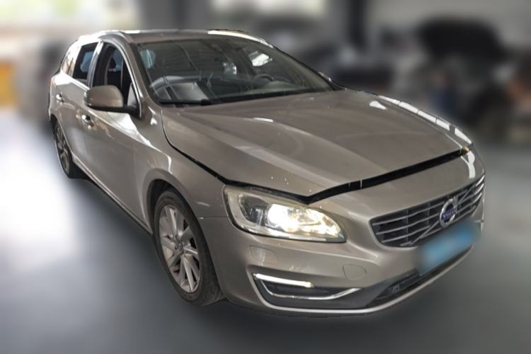 Used Volvo V60 2015 T5 Zhiyi Edition Front Right 45 Deg