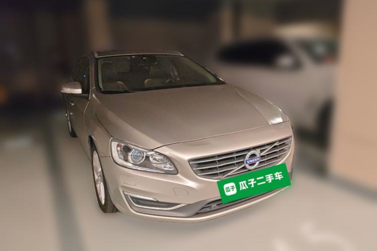 Used Volvo V60 2015 T5 Zhiyi Edition Front Right 45 Deg