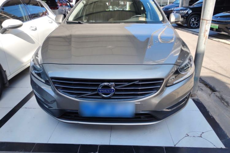 Used Volvo V60 2015 T5 Zhiyi Edition Front
