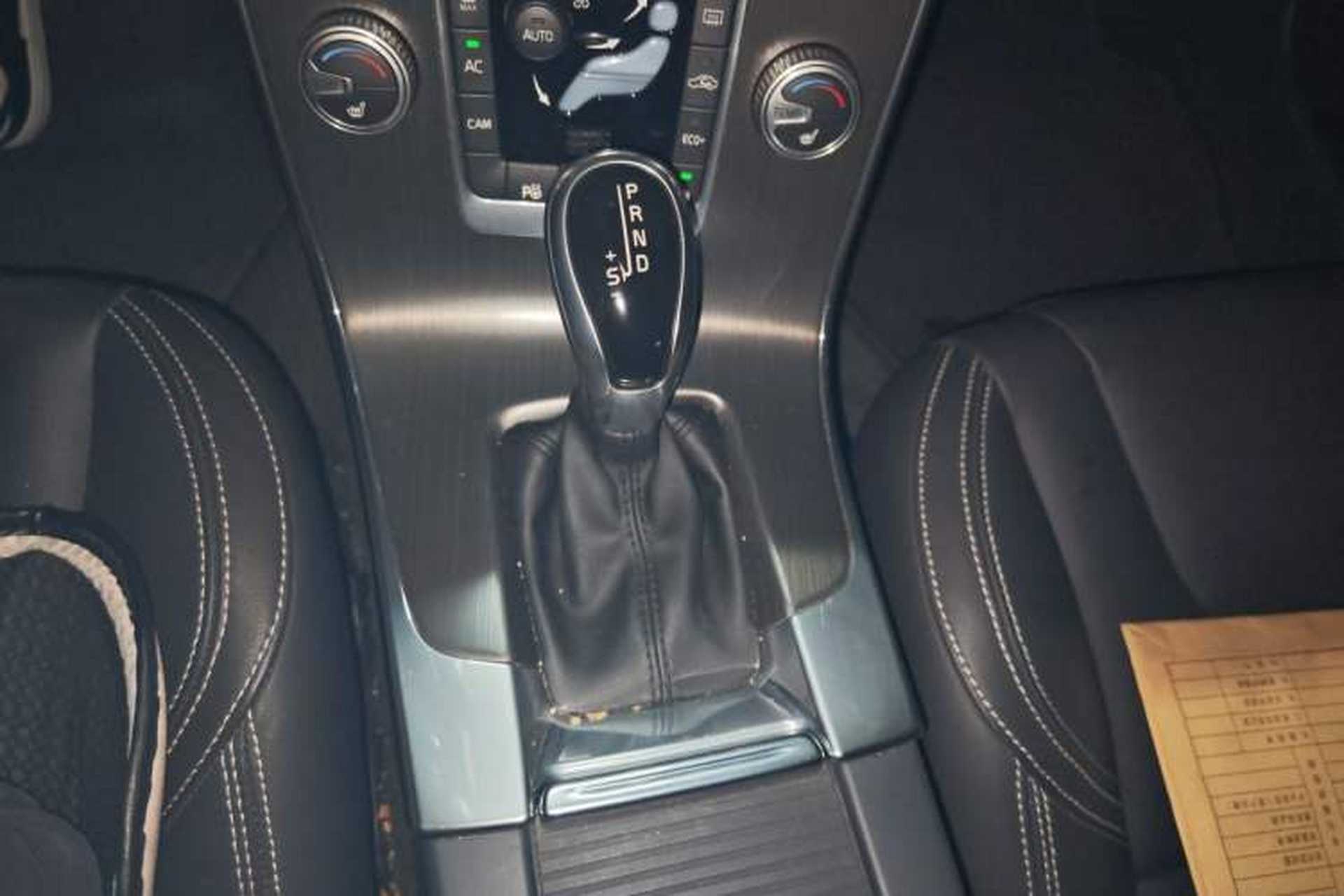 Used Volvo V60 2015 T5 Zhiya Edition Gear Lever