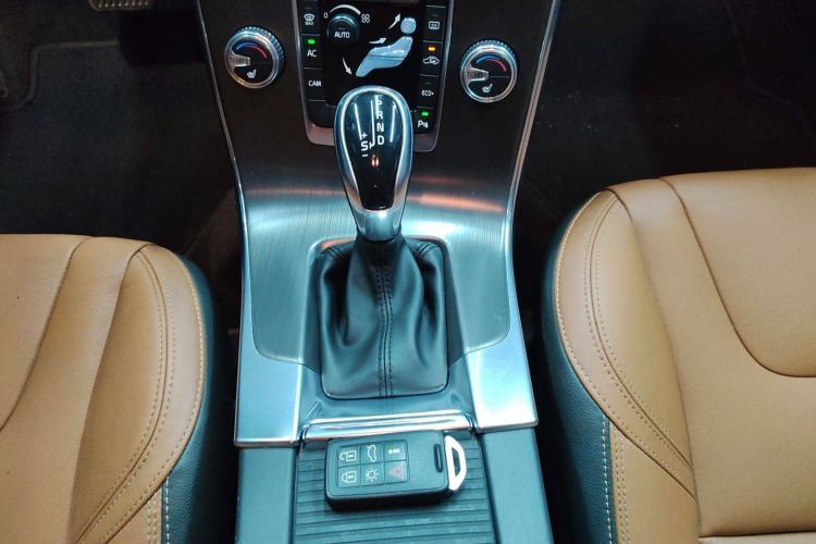 Used Volvo V60 2015 T5 Zhiya Edition Gear Lever