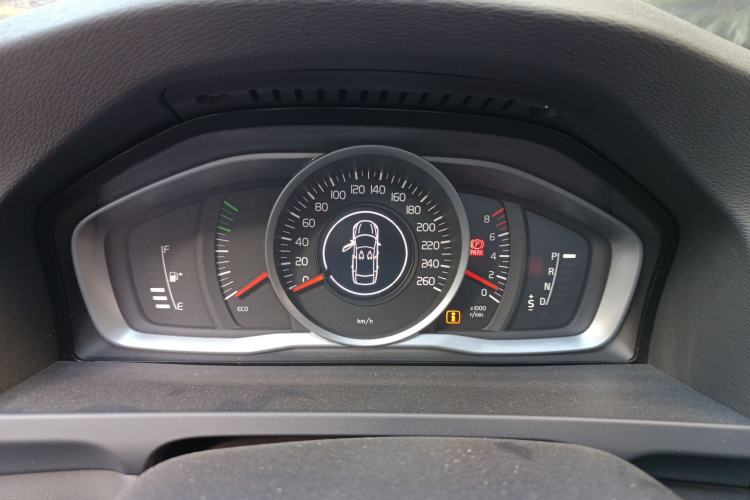 Used Volvo V60 2015 T5 Zhiyi Edition Instrument Cluster