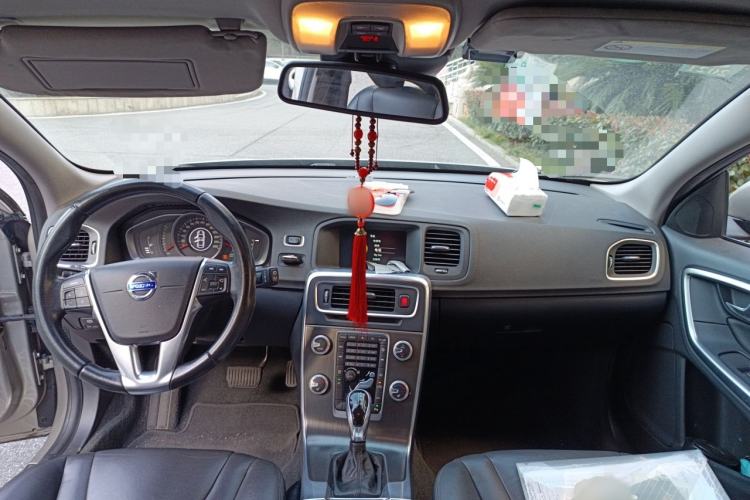 Used Volvo V60 2015 T5 Zhiyi Edition Interior 2