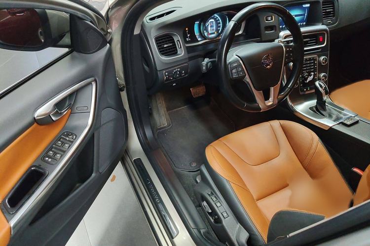 Used Volvo V60 2015 T5 Zhiya Edition Interior 3