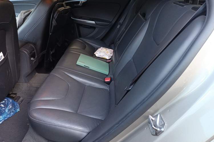 Used Volvo V60 2015 T5 Zhiyi Edition Interior 4