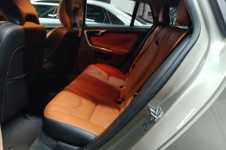 Used Volvo V60 2015 T5 Zhiya Edition Interior 4