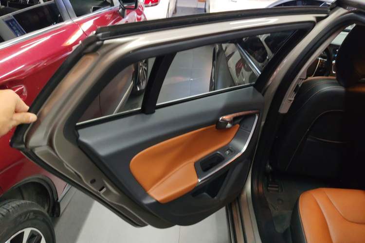Used Volvo V60 2015 T5 Zhiya Edition Interior 8