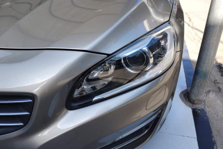 Used Volvo V60 2015 T5 Zhiyi Edition Left Front Headlight