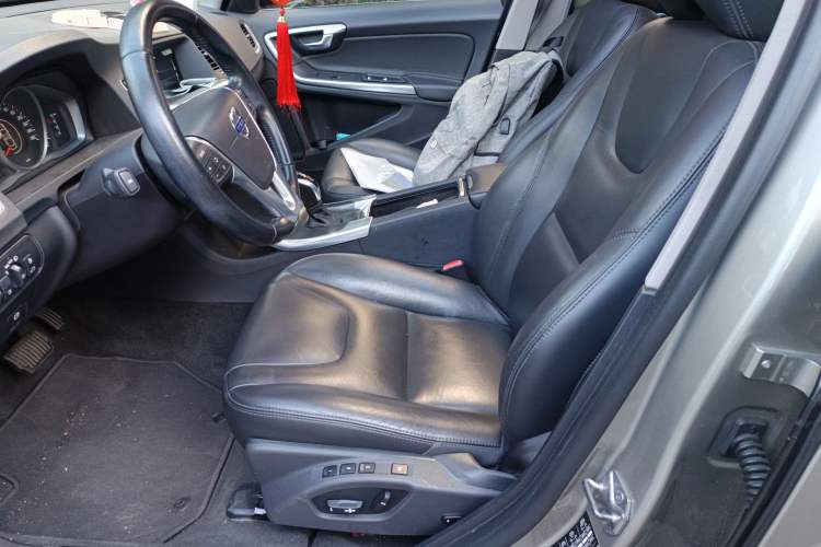 Used Volvo V60 2015 T5 Zhiyi Edition Left Front Seat