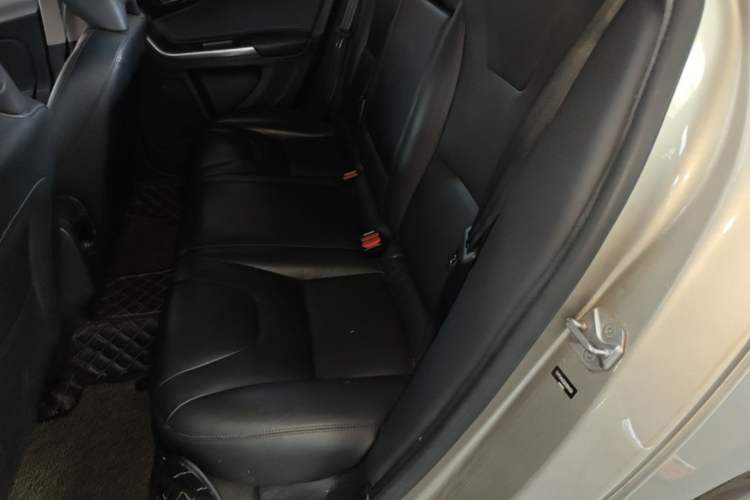 Used Volvo V60 2015 T5 Zhiyi Edition Left Rear Seat