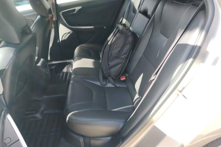 Used Volvo V60 2015 T5 Zhiyi Edition Left Rear Seat