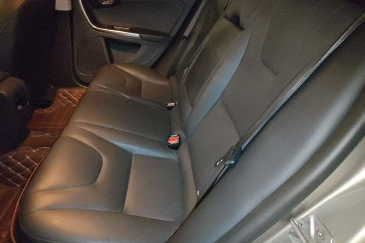 Used Volvo V60 2015 T5 Zhiyi Edition Left Rear Seat
