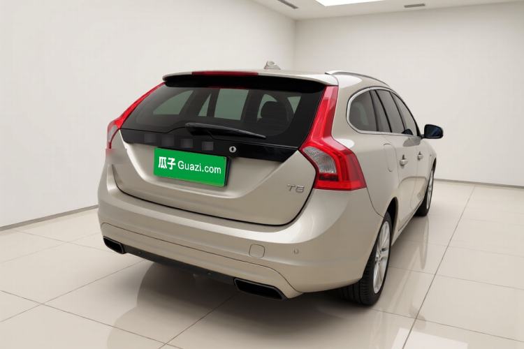 Used Volvo V60 2015 T5 Zhiya Edition Rear Right 45 Deg