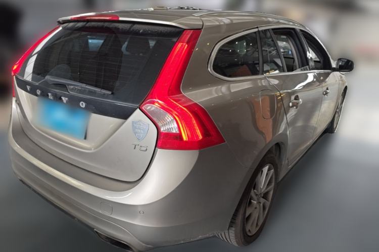 Used Volvo V60 2015 T5 Zhiyi Edition Rear Right 45 Deg