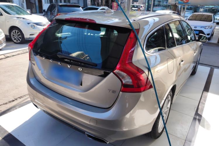Used Volvo V60 2015 T5 Zhiyi Edition Rear Right 45 Deg