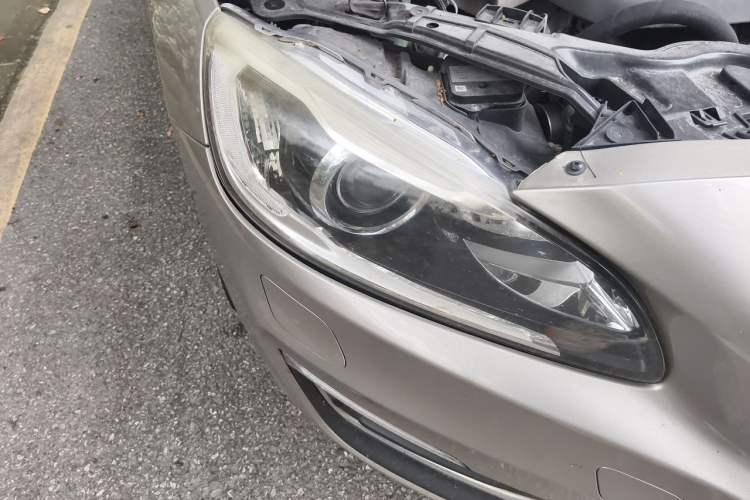 Used Volvo V60 2015 T5 Zhiya Edition Right Front Headlight