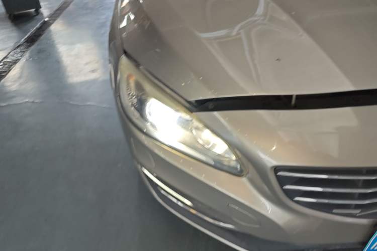 Used Volvo V60 2015 T5 Zhiyi Edition Right Front Headlight