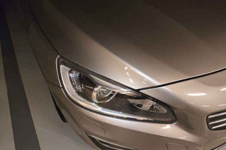 Used Volvo V60 2015 T5 Zhiyi Edition Right Front Headlight