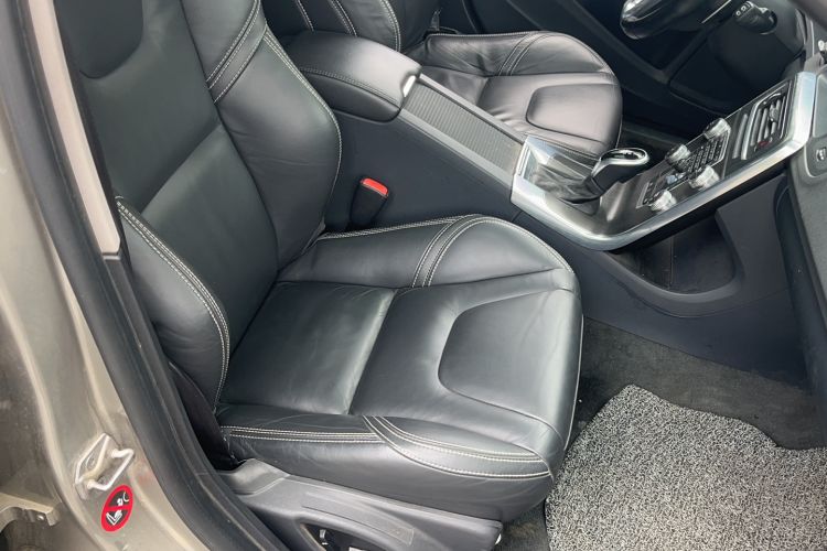 Used Volvo V60 2015 T5 Zhiya Edition Right Front Seat