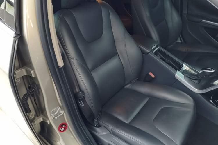 Used Volvo V60 2015 T5 Zhiyi Edition Right Front Seat