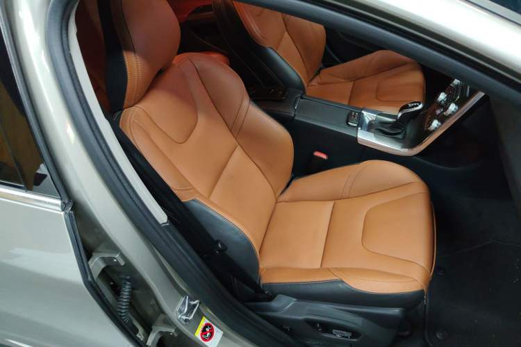 Used Volvo V60 2015 T5 Zhiya Edition Right Front Seat