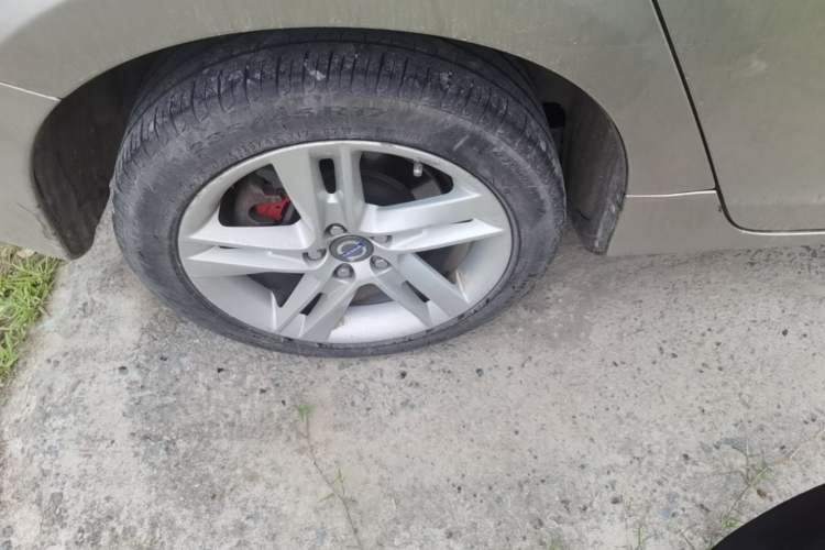 Used Volvo V60 2015 T5 Zhiya Edition Right Rear Wheel Hub