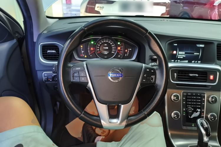 Used Volvo V60 2015 T5 Zhiyi Edition Steering Wheel