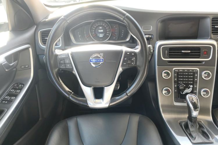Used Volvo V60 2015 T5 Zhiyi Edition Steering Wheel