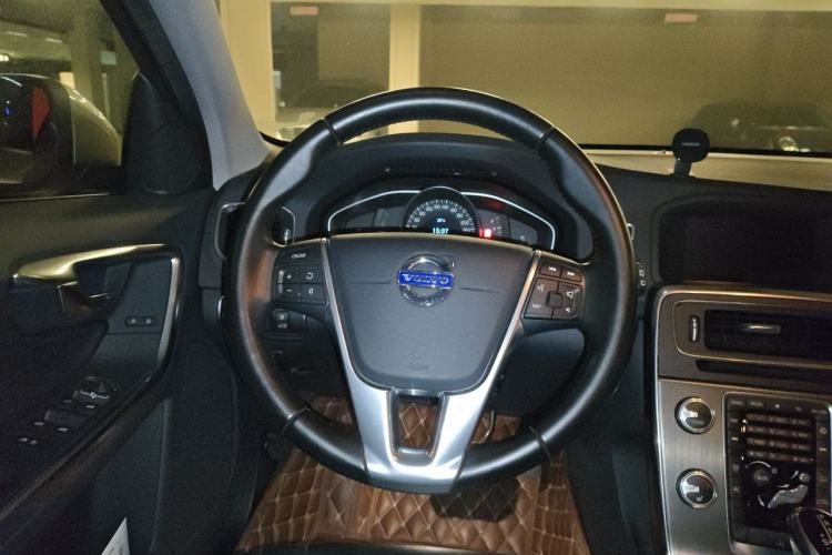 Used Volvo V60 2015 T5 Zhiyi Edition Steering Wheel