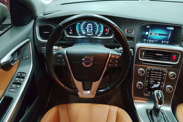 Used Volvo V60 2015 T5 Zhiya Edition Steering Wheel
