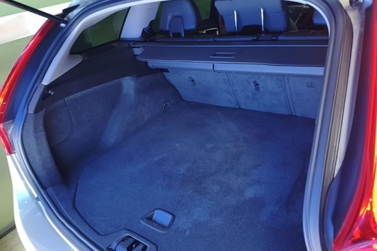 Used Volvo V60 2015 T5 Zhiyi Edition Trunk