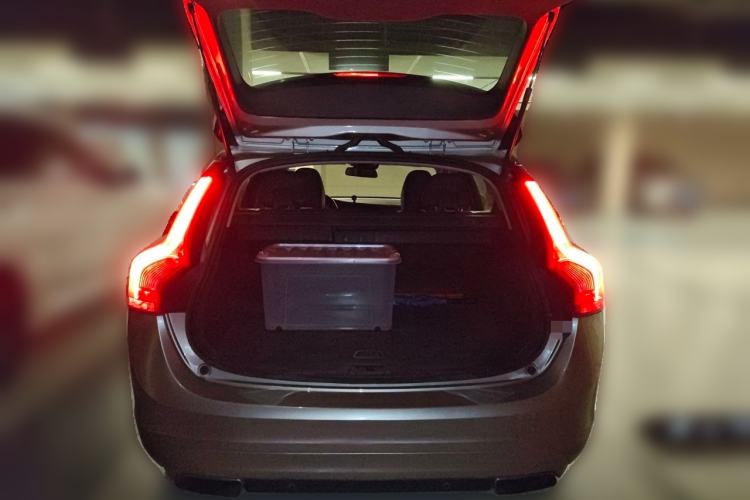 Used Volvo V60 2015 T5 Zhiyi Edition Trunk