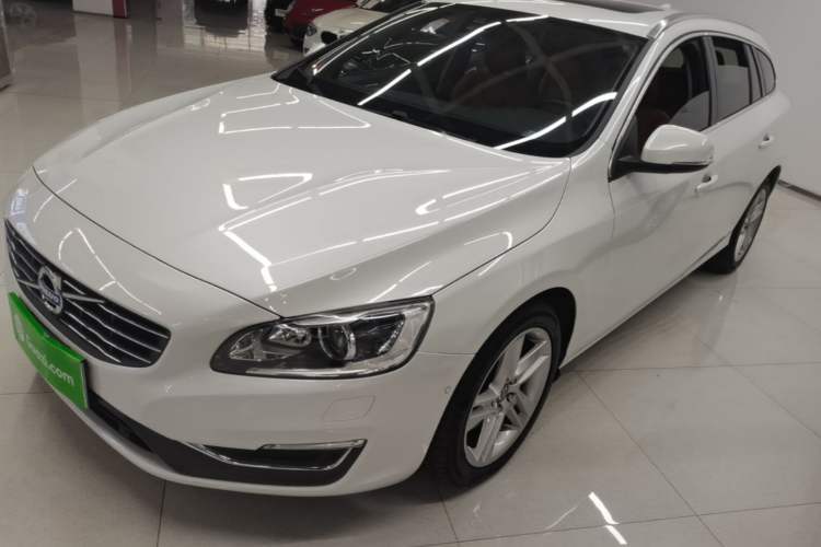 Used Volvo V60 2015 T5 Zhiya Edition Guazi used car, China used car export, Used car for sale, Used  cars, Cheapest cars for sale
