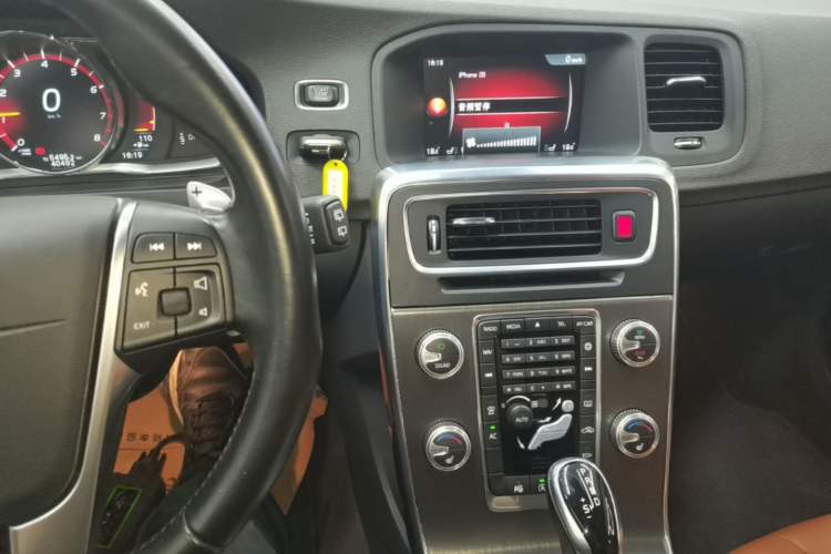 Used Volvo V60 2015 T5 Zhiya Edition Audio And AC Panel