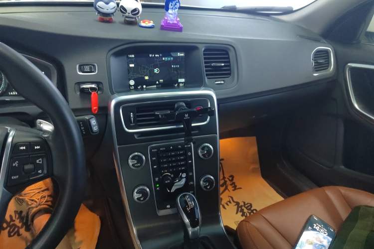 Used Volvo V60 2015 T5 Zhiya Edition Audio And AC Panel