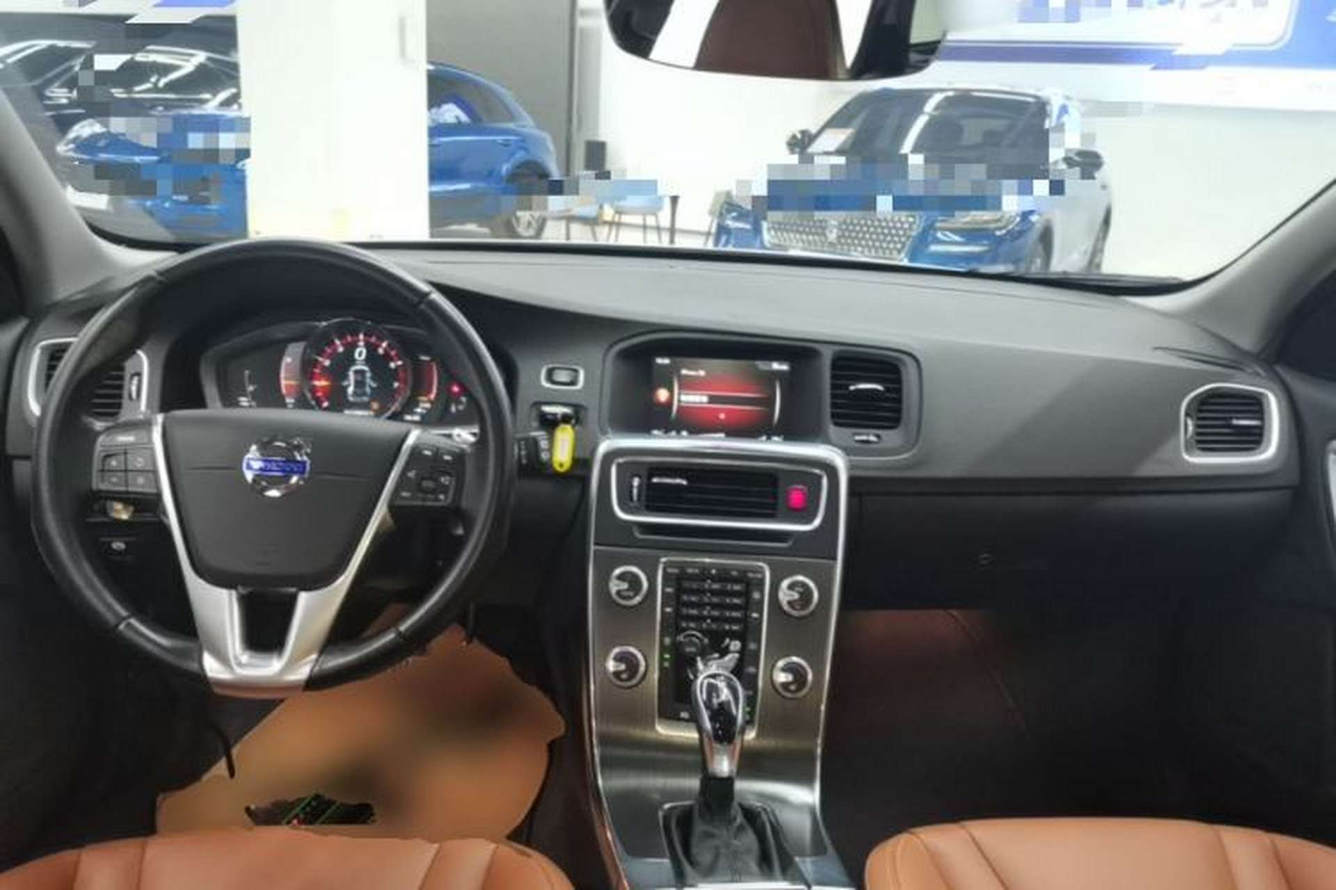 Used Volvo V60 2015 T5 Zhiya Edition Center Console