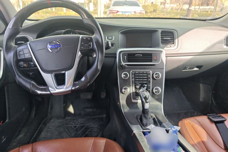 Used Volvo V60 2015 T5 Zhiya Edition Center Console