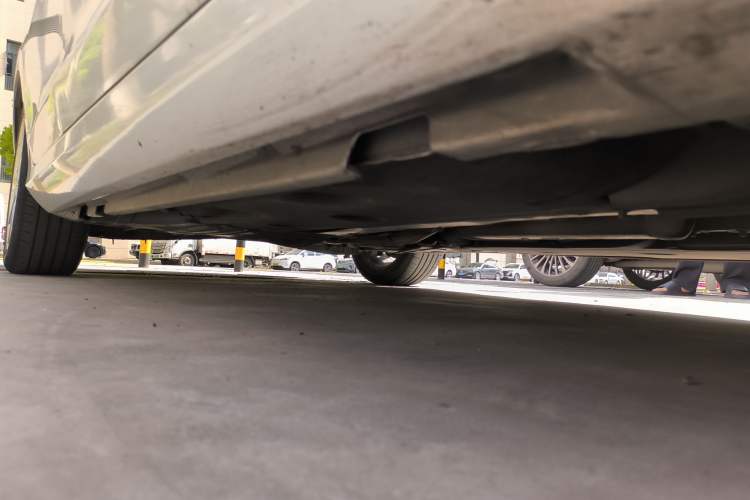Used Volvo V60 2015 T5 Zhiyi Edition Chassis Front Right