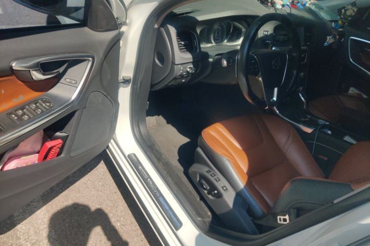Used Volvo V60 2015 T5 Zhiya Edition Driver Seat